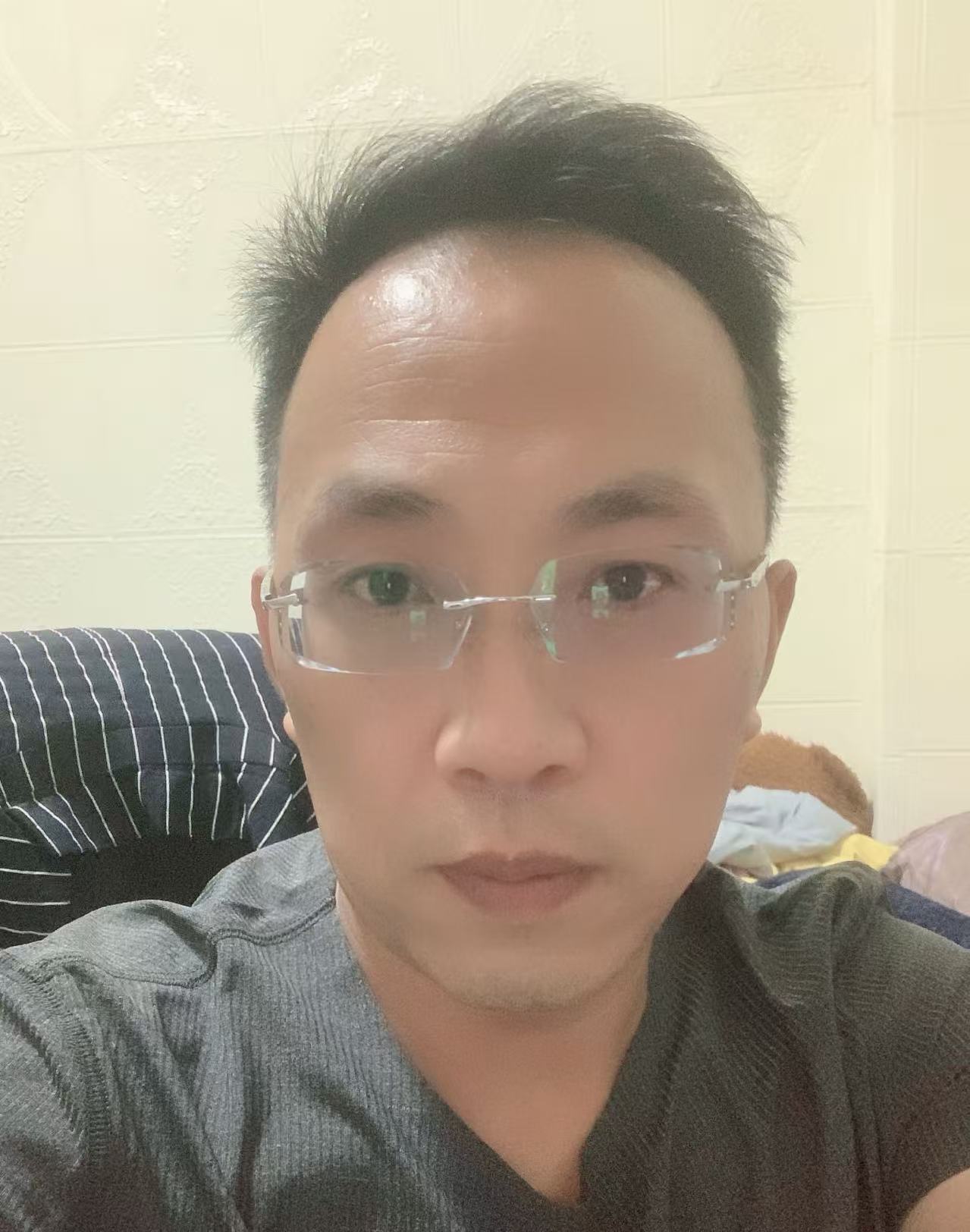 张伟